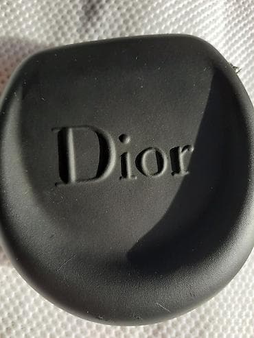 Dior sport1 suncane naocare odlicno stanje 15000 din naocare su unisex na lalafo.rs — 8 Dior sport1 suncane naocare odlicno stanje 15000 din naocare su unisex — 8
