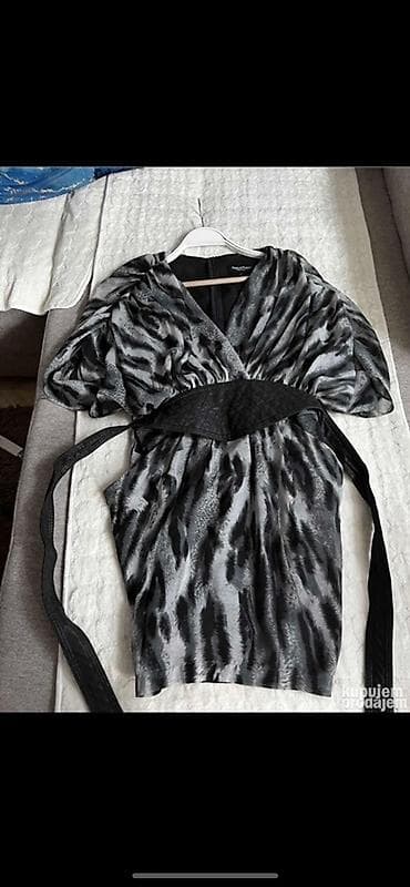 dve suknje po: Ženska mini haljina sa animal printom (sive i crne nijanse) i širokim at lalafo.rs — 3 dve suknje po: Ženska mini haljina sa animal printom (sive i crne nijanse) i širokim — 3