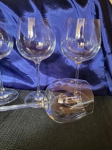 Case vintaz,kristal Rosenthal divino za vino. Case komada 6 u na lalafo.rs — 10 Case vintaz,kristal Rosenthal divino za vino. Case komada 6 u — 10