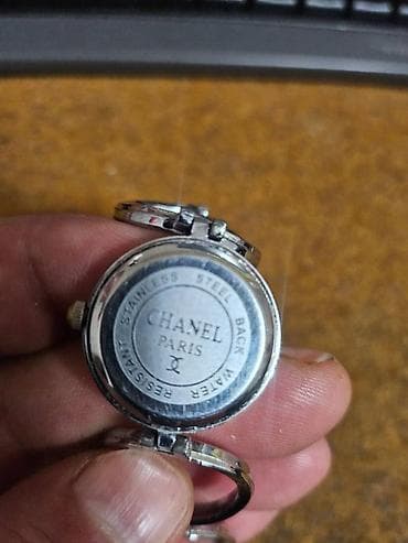 Ženski analogni ručni sat sa logom Chanel Paris. Sat je potpuno na lalafo.rs — 2 Ženski analogni ručni sat sa logom Chanel Paris. Sat je potpuno — 2