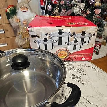 Set od 4 šerpe – nerđajući čelik, sa staklenim poklopcima - at lalafo.rs — 4 Set od 4 šerpe – nerđajući čelik, sa staklenim poklopcima - — 4