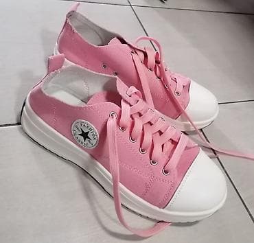 Platnene patike u roze boji - Klasičan model sa vezivanjem, ravnim na lalafo.rs — 1 Platnene patike u roze boji - Klasičan model sa vezivanjem, ravnim — 1