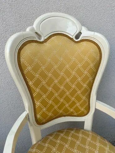 Stilske fotelje: Stilska polufotelja ✨ Odlično stanje 📸 Kao na slikama 💶 Cena: 130 € na lalafo.rs — 4 Stilske fotelje: Stilska polufotelja ✨ Odlično stanje 📸 Kao na slikama 💶 Cena: 130 € — 4