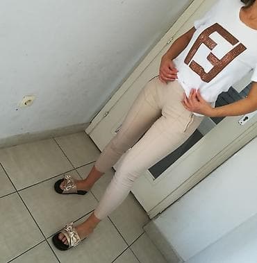 Prelep model pantalona
Dosta elastina
Vel S M
Povoljno na lalafo.rs — 4 Prelep model pantalona
Dosta elastina
Vel S M
Povoljno — 4