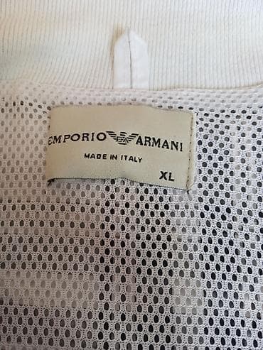 Muška jakna ARMANI veličine XL
porelom iz italije exstra očuvana na lalafo.rs — 3 Muška jakna ARMANI veličine XL
porelom iz italije exstra očuvana — 3