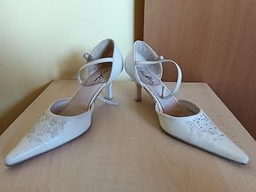 Elegantne bele salonke sa špicastim vrhom i ukrasnim cvetnim na lalafo.rs — 3 Elegantne bele salonke sa špicastim vrhom i ukrasnim cvetnim — 3