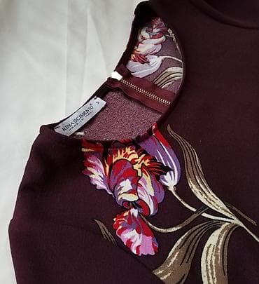 Rinascimento haljina sa božurima bordo trula višnja boja sa krupnim na lalafo.rs — 2 Rinascimento haljina sa božurima bordo trula višnja boja sa krupnim — 2