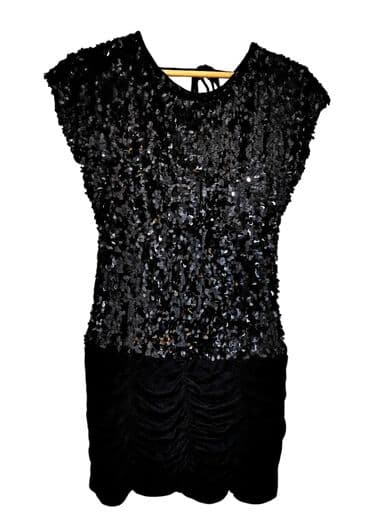 Preleeeeepa svečana haljina M veličine. Ne vidi se lepo na slici ali na lalafo.rs Preleeeeepa svečana haljina M veličine. Ne vidi se lepo na slici ali