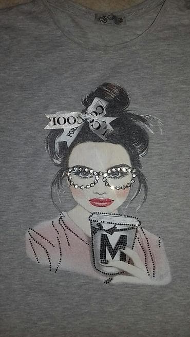 Majca za devojčicu u odličnom stanju.
Veličina 12,152cm
Cena 500 na lalafo.rs Majca za devojčicu u odličnom stanju.
Veličina 12,152cm
Cena 500