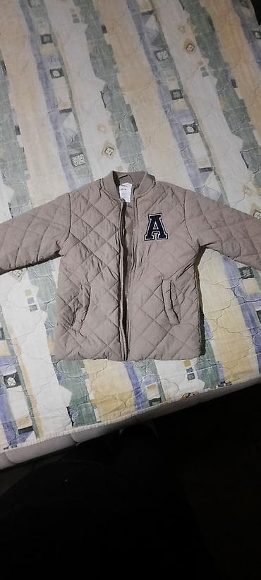 Dečja prošivena jakna Sinsay – veličina 128 cm - Model: lagana na lalafo.rs — 1 Dečja prošivena jakna Sinsay – veličina 128 cm - Model: lagana — 1