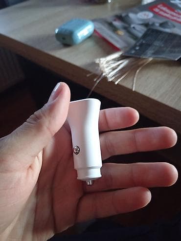 Auto punjač za upaljač (12V/24V) sa brzim punjenjem - Dva izlaza: - na lalafo.rs Auto punjač za upaljač (12V/24V) sa brzim punjenjem - Dva izlaza: -