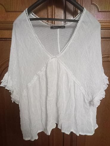 Lot ženskih bluza i majica – 4 komada 1) Kratki crop top na na lalafo.rs — 4 Lot ženskih bluza i majica – 4 komada 1) Kratki crop top na — 4