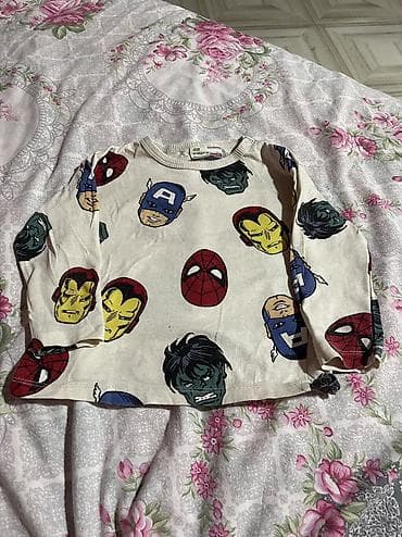 Komplet dečije odeće – 4 komada (dugi rukav + trenerka) - Dukserica na lalafo.rs Komplet dečije odeće – 4 komada (dugi rukav + trenerka) - Dukserica