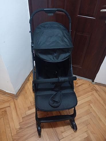 Nova kolica iz Dexy Co,par puta beba vozena u njima.Imaju samo lezeci na lalafo.rs Nova kolica iz Dexy Co,par puta beba vozena u njima.Imaju samo lezeci