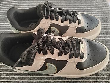 Nike Air Force 1 patike, kombinacija crne, bež i zelene boje. Detalji na lalafo.rs — 5 Nike Air Force 1 patike, kombinacija crne, bež i zelene boje. Detalji — 5