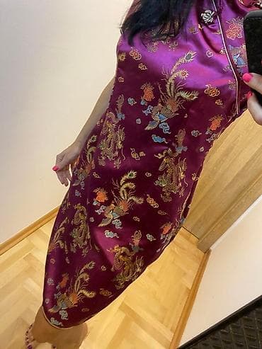 Svilena qipao/cheongsam haljina u bogatoj boji šljive sa na lalafo.rs — 2 Svilena qipao/cheongsam haljina u bogatoj boji šljive sa — 2