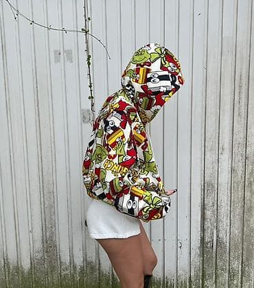 H&M uniseks duks s kapuljačom – The Grinch motiv - Brend: H&M na lalafo.rs — 2 H&M uniseks duks s kapuljačom – The Grinch motiv - Brend: H&M — 2