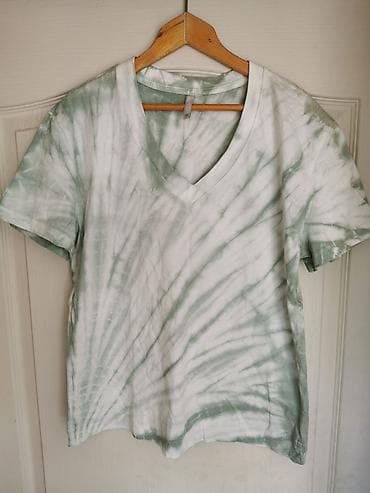 dve suknje po: Majica kratkih rukava sa V-izrezom, tie-dye dizajn. - Boja: bela sa na lalafo.rs — 3 dve suknje po: Majica kratkih rukava sa V-izrezom, tie-dye dizajn. - Boja: bela sa — 3