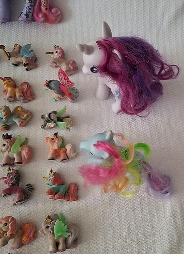 Obiman set igračaka inspirisan serijalom My Little Pony. Uključuje na lalafo.rs — 7 Obiman set igračaka inspirisan serijalom My Little Pony. Uključuje — 7