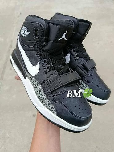 Nike Jordan mid košarkaške patike - Model visokog profila sa na lalafo.rs — 2 Nike Jordan mid košarkaške patike - Model visokog profila sa — 2