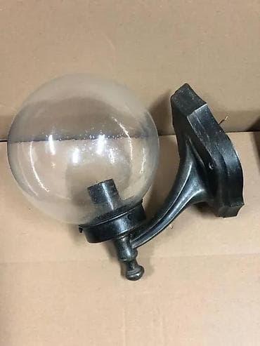 Zidna spoljašnja lampa sa staklenom kuglom - Tip: zidna svetiljka za na lalafo.rs Zidna spoljašnja lampa sa staklenom kuglom - Tip: zidna svetiljka za