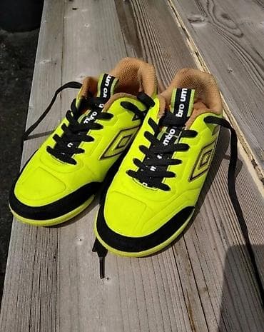 Patike br. 31 u super stanju. Marka Umbro. Patike za fudbal na lalafo.rs Patike br. 31 u super stanju. Marka Umbro. Patike za fudbal