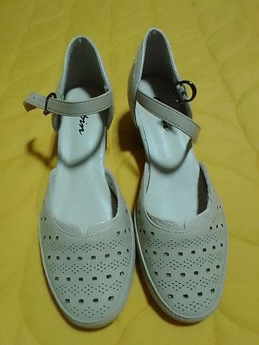 Ženske sandale sa srednje visokom blok potpeticom, brend Cabin. - na lalafo.rs — 6 Ženske sandale sa srednje visokom blok potpeticom, brend Cabin. - — 6