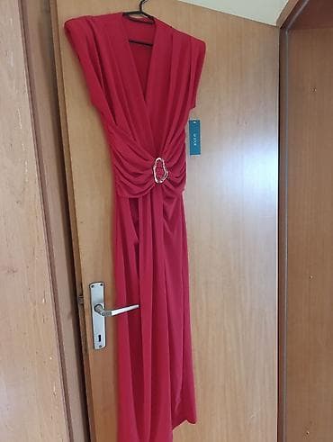 Nova sa etiketom Elegantna crvena midi haljina za svečane prilike. - na lalafo.rs — 2 Nova sa etiketom Elegantna crvena midi haljina za svečane prilike. - — 2