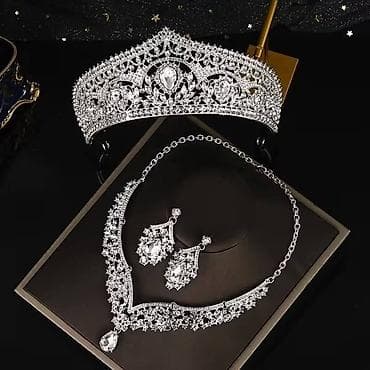 Luksuzni set nakita sa krunom – svečani komplet - Komplet uključuje at lalafo.rs — 2 Luksuzni set nakita sa krunom – svečani komplet - Komplet uključuje — 2