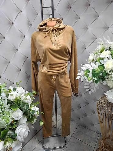 Plišani komplet trenerke ✨ Gornji i donji deo – savršen spoj na lalafo.rs — 1 Plišani komplet trenerke ✨ Gornji i donji deo – savršen spoj — 1