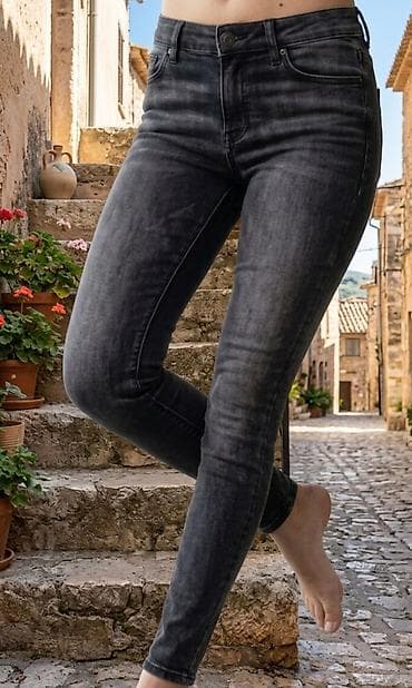Ženske skinny farmerke – tamno sivi (ispirani) džins - Kroj: uske na lalafo.rs Ženske skinny farmerke – tamno sivi (ispirani) džins - Kroj: uske
