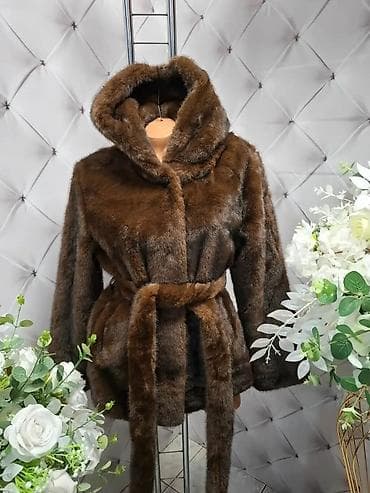 Ženske kratke bunde s kapuljačom – više modela i nijansi. - na lalafo.rs — 4 Ženske kratke bunde s kapuljačom – više modela i nijansi. - — 4