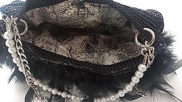 Elegantna ručno heklana crna torba sa perjem i bisernim lancem Ova na lalafo.rs — 9 Elegantna ručno heklana crna torba sa perjem i bisernim lancem Ova — 9