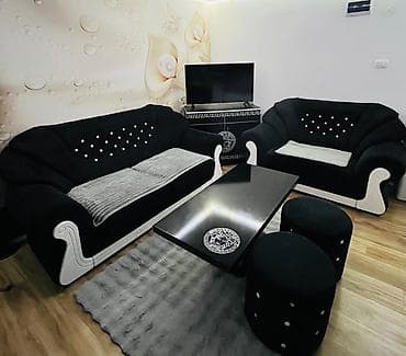 LUKSUZNA Dnevna Soba (Trosed, Dvosed,komoda,sto,taburei Prodajem na lalafo.rs LUKSUZNA Dnevna Soba (Trosed, Dvosed,komoda,sto,taburei Prodajem