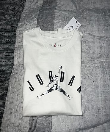 T-shirts: Jordan Flight MVP Tee vel. S NOVO
FB at lalafo.rs — 3 T-shirts: Jordan Flight MVP Tee vel. S NOVO
FB — 3