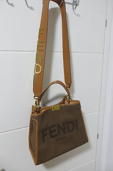 FENDI Italy fantasticna markirana torba na lalafo.rs — 2 FENDI Italy fantasticna markirana torba — 2