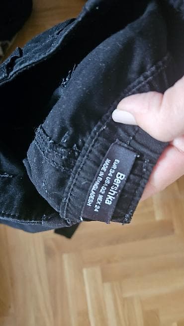 Women's Clothing: Panralone džeparice Bershka xs. Bez mane, skroz crne. Nisu blede niti at lalafo.rs — 4 Women's Clothing: Panralone džeparice Bershka xs. Bez mane, skroz crne. Nisu blede niti — 4