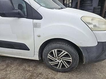 DESNO KRILO ZA PEUGEOT PARTNER OD 2008. DO 2012. GOD. | Desno Krilo na lalafo.rs DESNO KRILO ZA PEUGEOT PARTNER OD 2008. DO 2012. GOD. | Desno Krilo