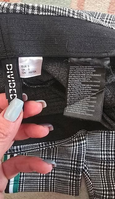 H&M HM divided helanke pantalone. Karirane crno bele, sa strane na lalafo.rs — 5 H&M HM divided helanke pantalone. Karirane crno bele, sa strane — 5