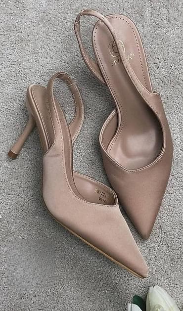 Pumps: Elegantne ženske cipele sa tankom štiklom i špicastim vrhom - Model at lalafo.rs — 3 Pumps: Elegantne ženske cipele sa tankom štiklom i špicastim vrhom - Model — 3