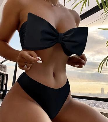 Kupaci dovedelni,gornji deo sa velikom masnom preko dekoltea.Dupli na lalafo.rs Kupaci dovedelni,gornji deo sa velikom masnom preko dekoltea.Dupli