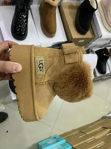 Ugg obuća bоја - Crna na lalafo.rs — 2 Ugg obuća bоја - Crna — 2