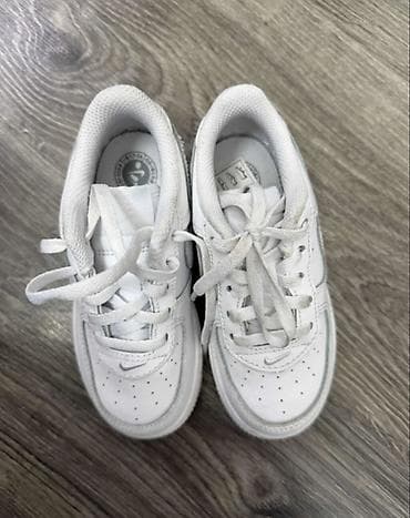 Ugg boots: Odlično očuvane Nike dečije patike. Mogu i za dečake i devojčice at lalafo.rs — 2 Ugg boots: Odlično očuvane Nike dečije patike. Mogu i za dečake i devojčice — 2