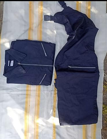 Radna odela sa slike,tri para,radna bluza plus radni kombinezon,dva na lalafo.rs — 1 Radna odela sa slike,tri para,radna bluza plus radni kombinezon,dva — 1