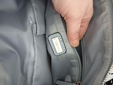 Carpisa torba nova 1000 Sive boje sa tri pregrade at lalafo.rs — 4 Carpisa torba nova 1000 Sive boje sa tri pregrade — 4