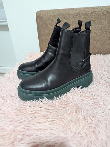 Crne kožne Chelsea čizme sa povišenim gumenim đonom u tamnozelenoj at lalafo.rs — 1 Crne kožne Chelsea čizme sa povišenim gumenim đonom u tamnozelenoj — 1