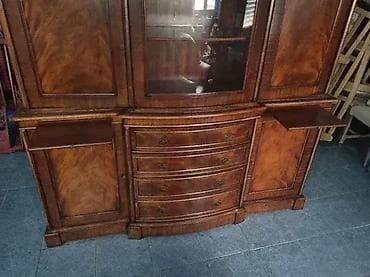 Antique Furniture: Vitrina u odlicnom stanju. Izuzetno lepo ocuvana. Visina 220cm Sirina at lalafo.rs — 2 Antique Furniture: Vitrina u odlicnom stanju. Izuzetno lepo ocuvana. Visina 220cm Sirina — 2