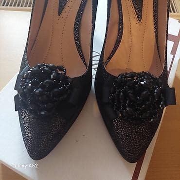 Elegantne ženske salonke na štiklu - Boja: crna, sa diskretnim sjajem na lalafo.rs — 3 Elegantne ženske salonke na štiklu - Boja: crna, sa diskretnim sjajem — 3