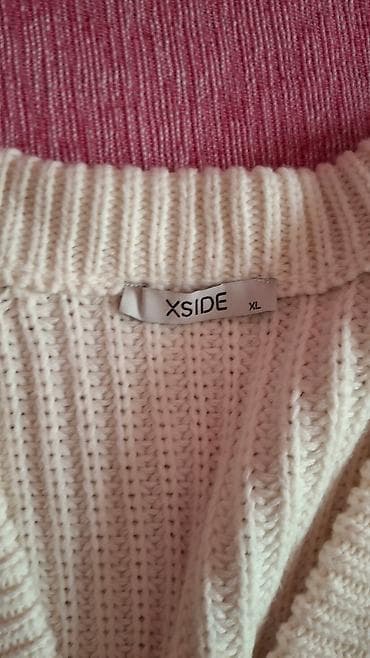 kom sa etiketom: Pleteni kardigan XSide, veličina XL. - Boja: krem/bela - Model at lalafo.rs — 2 kom sa etiketom: Pleteni kardigan XSide, veličina XL. - Boja: krem/bela - Model — 2
