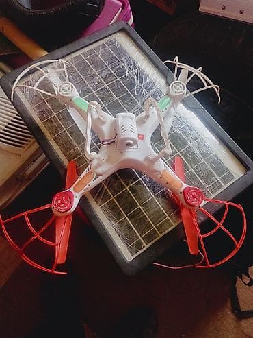 pantalone butiku ali: Kvadrikopter sa daljinskim upravljačem 2.4 GHz - Četiri rotora na lalafo.rs — 4 pantalone butiku ali: Kvadrikopter sa daljinskim upravljačem 2.4 GHz - Četiri rotora — 4